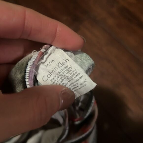 Calvin Klein Tie Dye Sports Bra - Size Medium - Great Condition - Picture 3 of 3